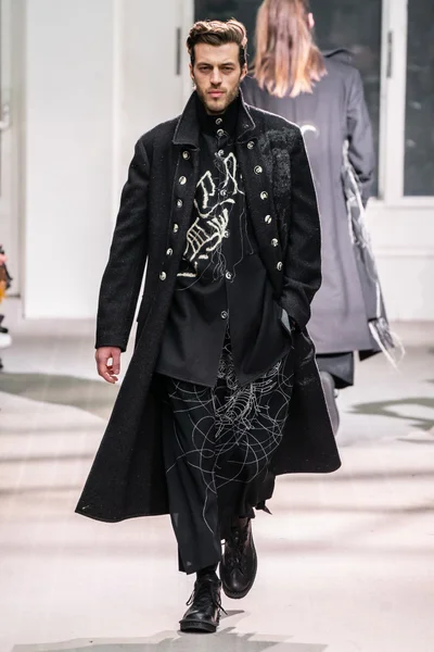 Look 11